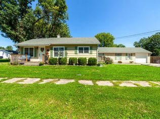 409 W Harris St, Sturgeon, MO 65284