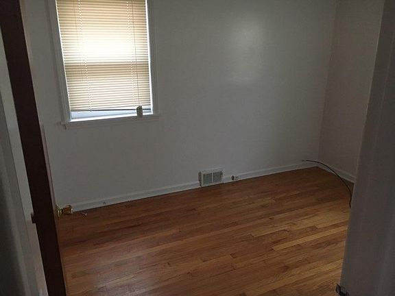 2nd image of 5817 S Neenah Ave