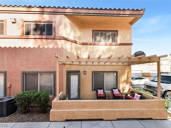 2nd image of 4915 E Russell Rd