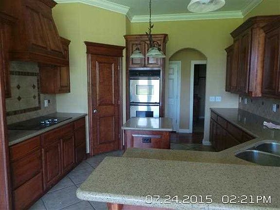 4th image of 14608 Clair Ct W