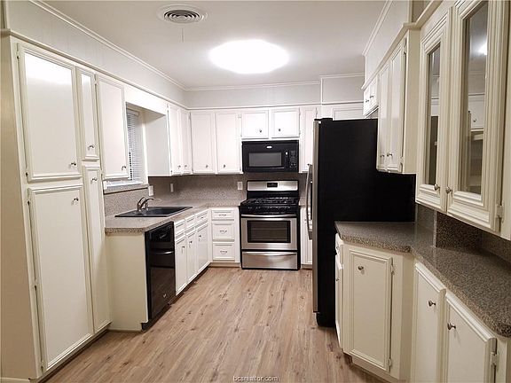 3rd image of 1702 William Joel Pkwy