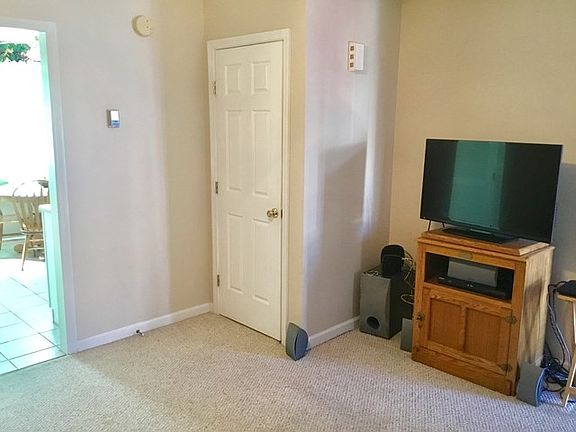 3rd image of 2209 Buckingham Sq