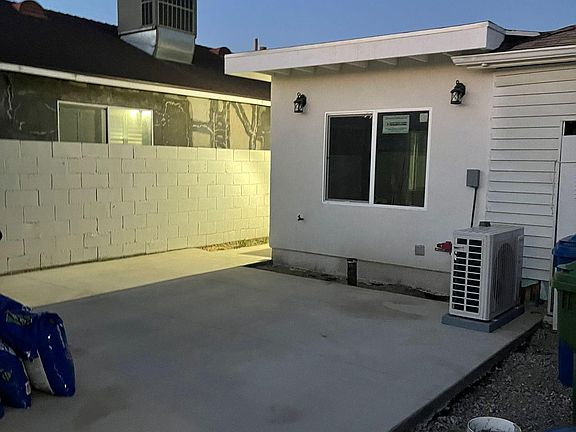 3rd image of 9733 Omelveny Ave