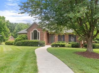 4711 Clifton Park Dr, Jamestown, NC 27282