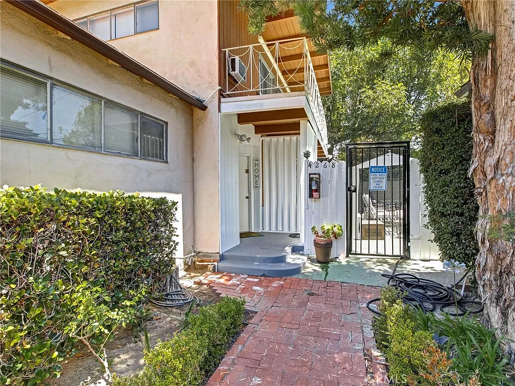 2 bed, 1400 sqft, $4,595 — Photo 1