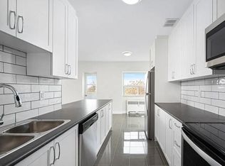 290 Mary St N #302, Oshawa, ON L1G 5C8