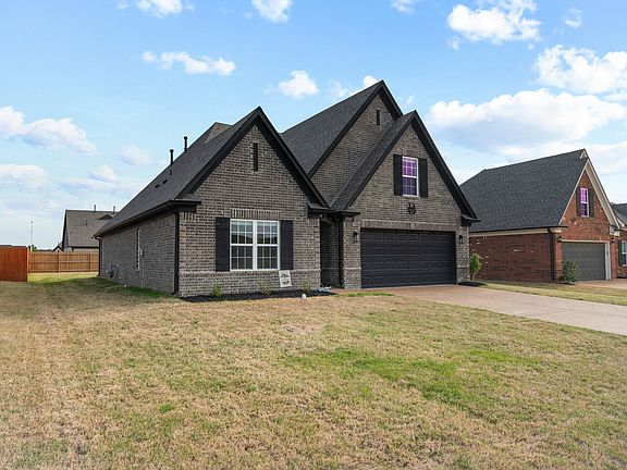 3rd image of 2207 Kent Dr