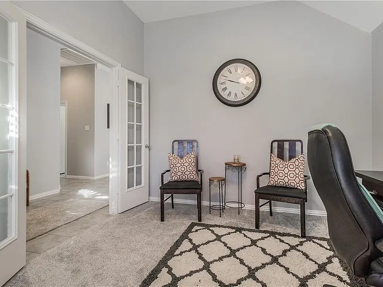1426 Forest Oaks Ct — Photo 8