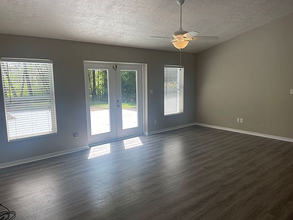 5th image of 21433 NE 51st Ave