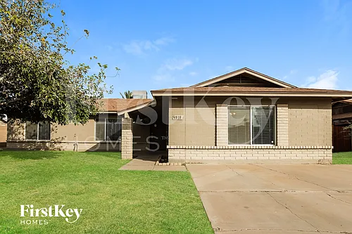 4818 W Christy Dr Photo 1