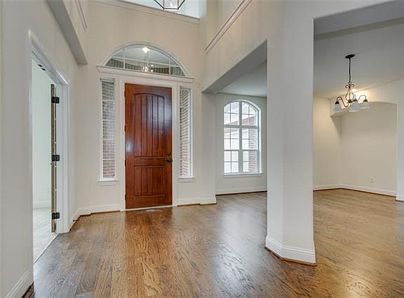 3rd image of 15016 Seventeen Lakes Blvd