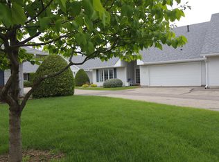 1507 Waters Edge Cir, Northfield, MN 55057