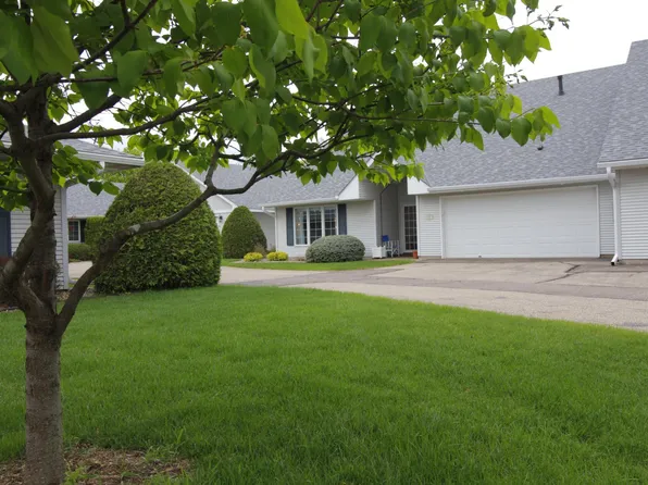 1507 Waters Edge Cir, Northfield, MN 55057