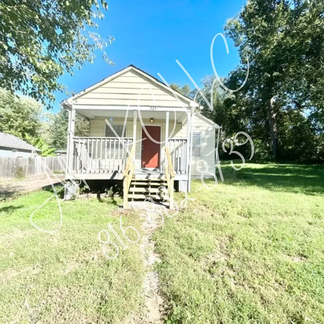 3 bed, 856 sqft, $1,125 — Photo 1