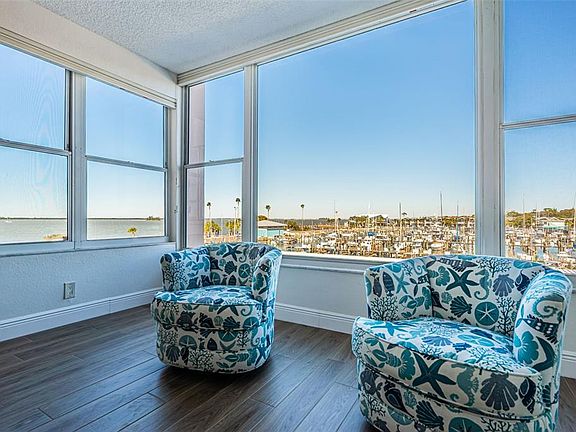 5th image of 634 Edgewater Dr Unit 348