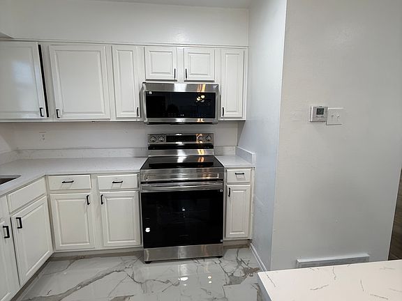 3rd image of 2529 Rutgers Dr