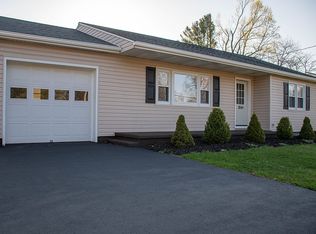 1049 S Forge Rd, Palmyra, PA 17078