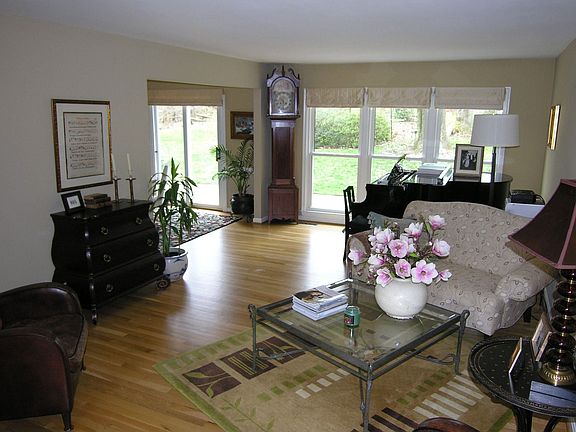 5th image of 2527 W Meredith Dr