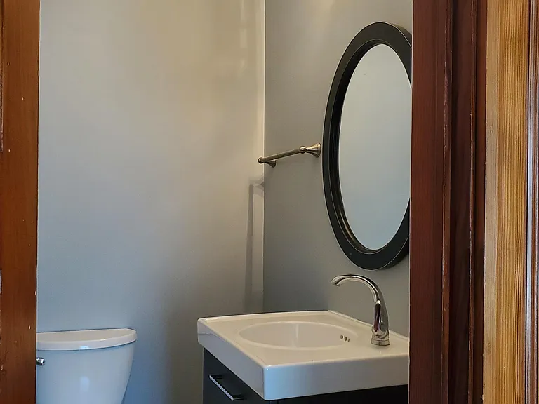 3561 Howard St — Photo 23