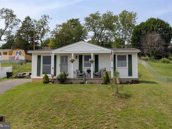 2397 Highview Cir, Staunton, VA 24401