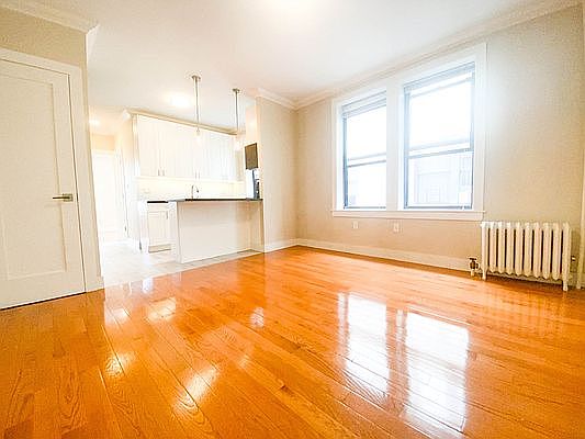 3rd image of 2151 27th St APT C4