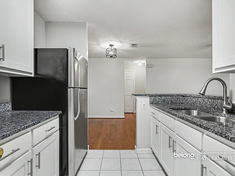 319 Granville Ct — Photo 16