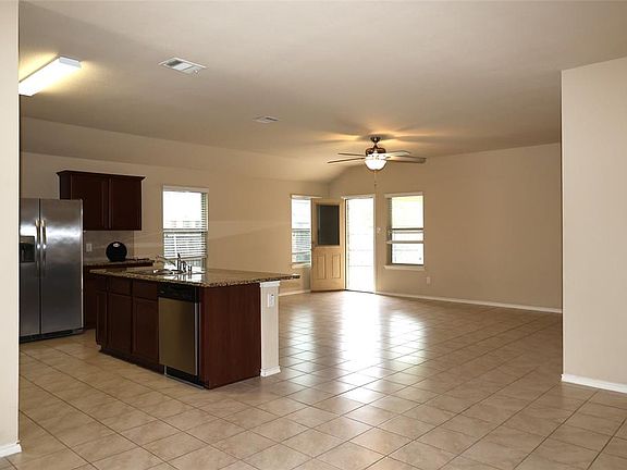 3rd image of 1078 Sewell Dr