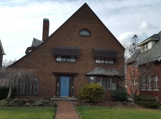 1264 Bunts Rd, Lakewood, OH 44107
