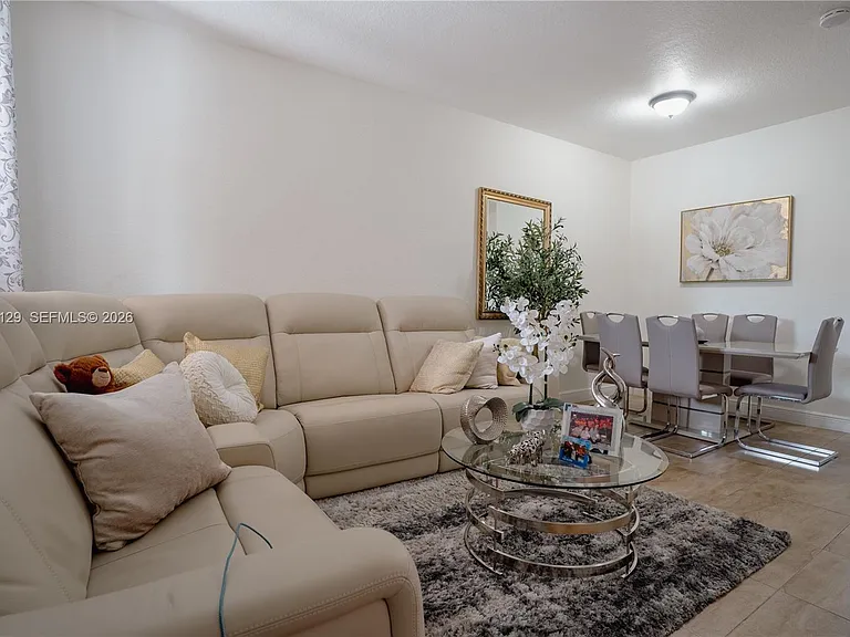 17600 NW 73rd Ave #2016 — Photo 2
