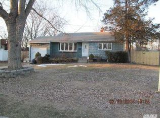 9 Chanel Dr, Brentwood, NY 11717