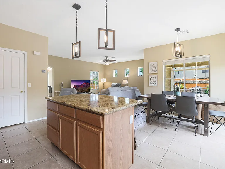 15941 W Mauna Loa Ln — Photo 14