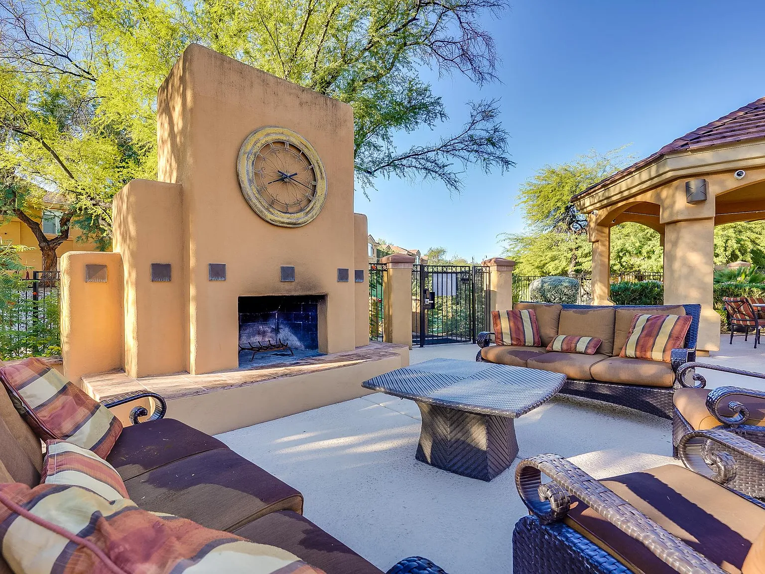 7050 E Sunrise Dr — Photo 1