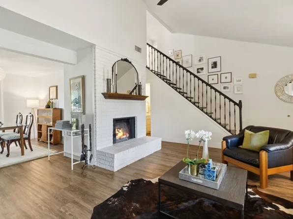 1030 S Riverside Dr, Grapevine, TX 76051