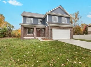 21270 Bryce Ct, Brownstown, MI 48174