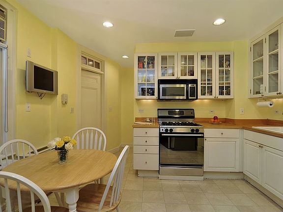 4th image of 863 Park Ave APT 7E