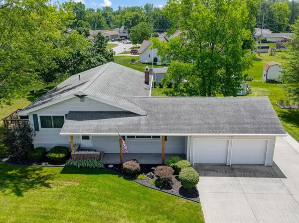 829 Barbara Ln, Wapakoneta, OH 45895