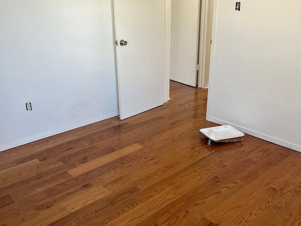 2nd image of 36 Parsons Blvd #4