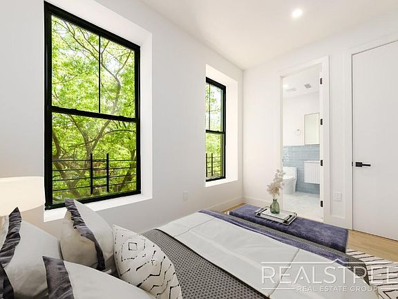 4th image of 353 Vernon Ave #4