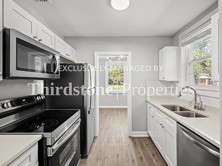 5204 Astral St — Photo 3