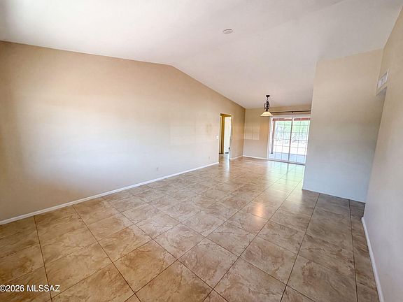 3rd image of 6081 N Curry Ave