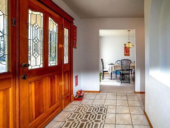 5th image of 214 SW Meadow Lakes Dr