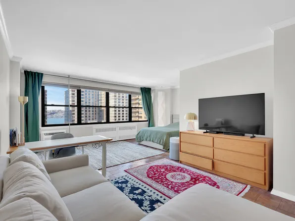 185 West End Avenue image 1 of 5