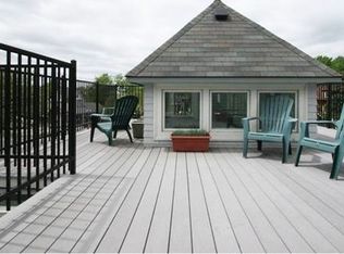 99 Coolidge St #PENTHOUSE 3RD, Brookline, MA 02446