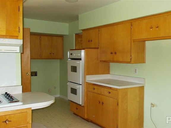 5th image of 2604 S Cameron Ln