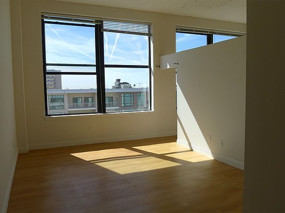 3rd image of 4600 Woodward Ave APT 511