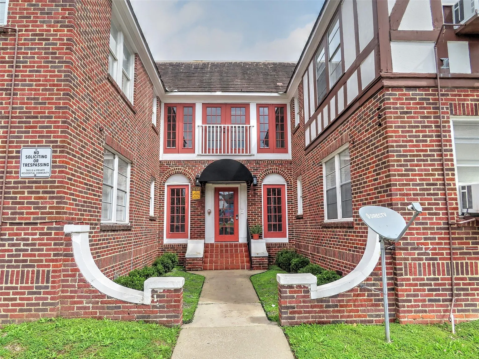 3920 Fannin St — Photo 1