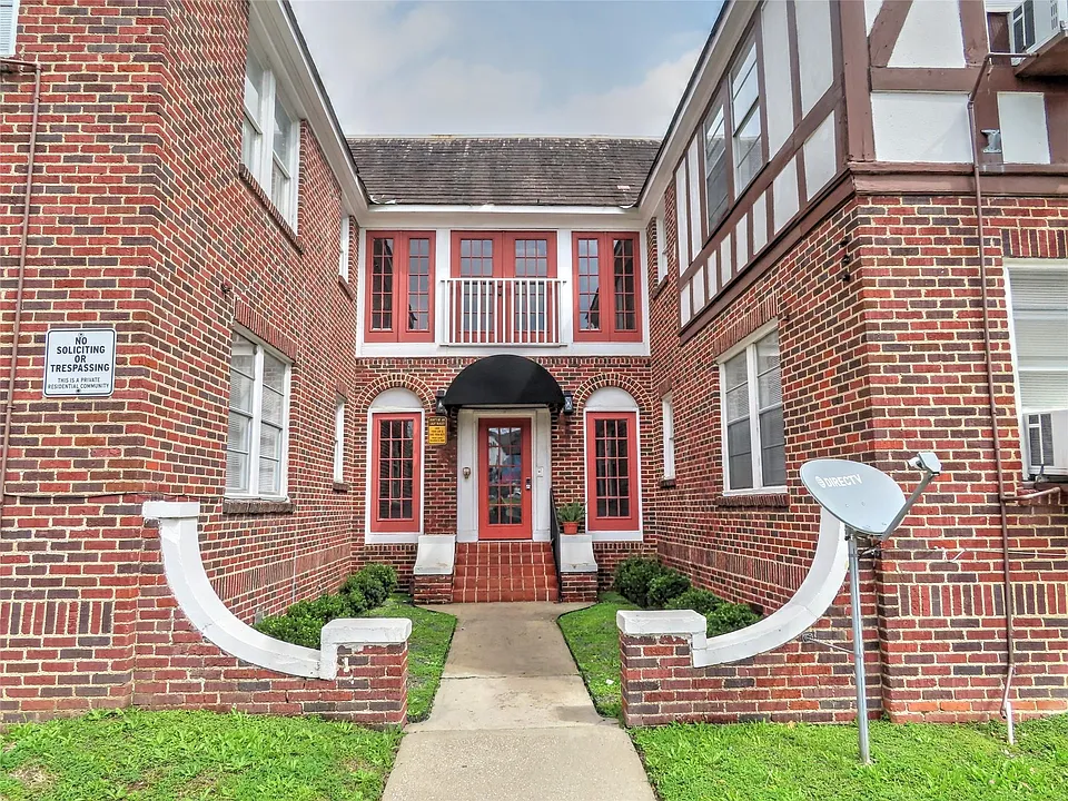3920 Fannin St #205