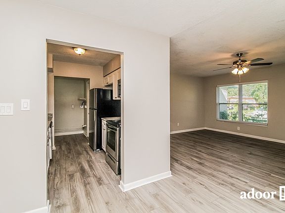 2nd image of 2312 Savoy Dr