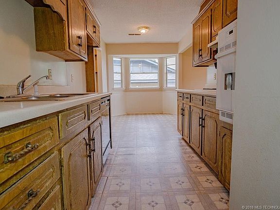5th image of 1515 Skyline Cir