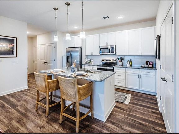 5th image of 7446 Cordoba Cir